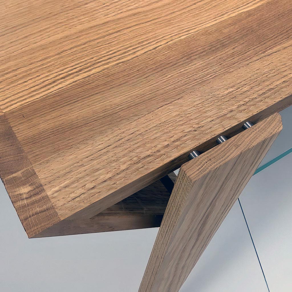 solidwood-table-detail