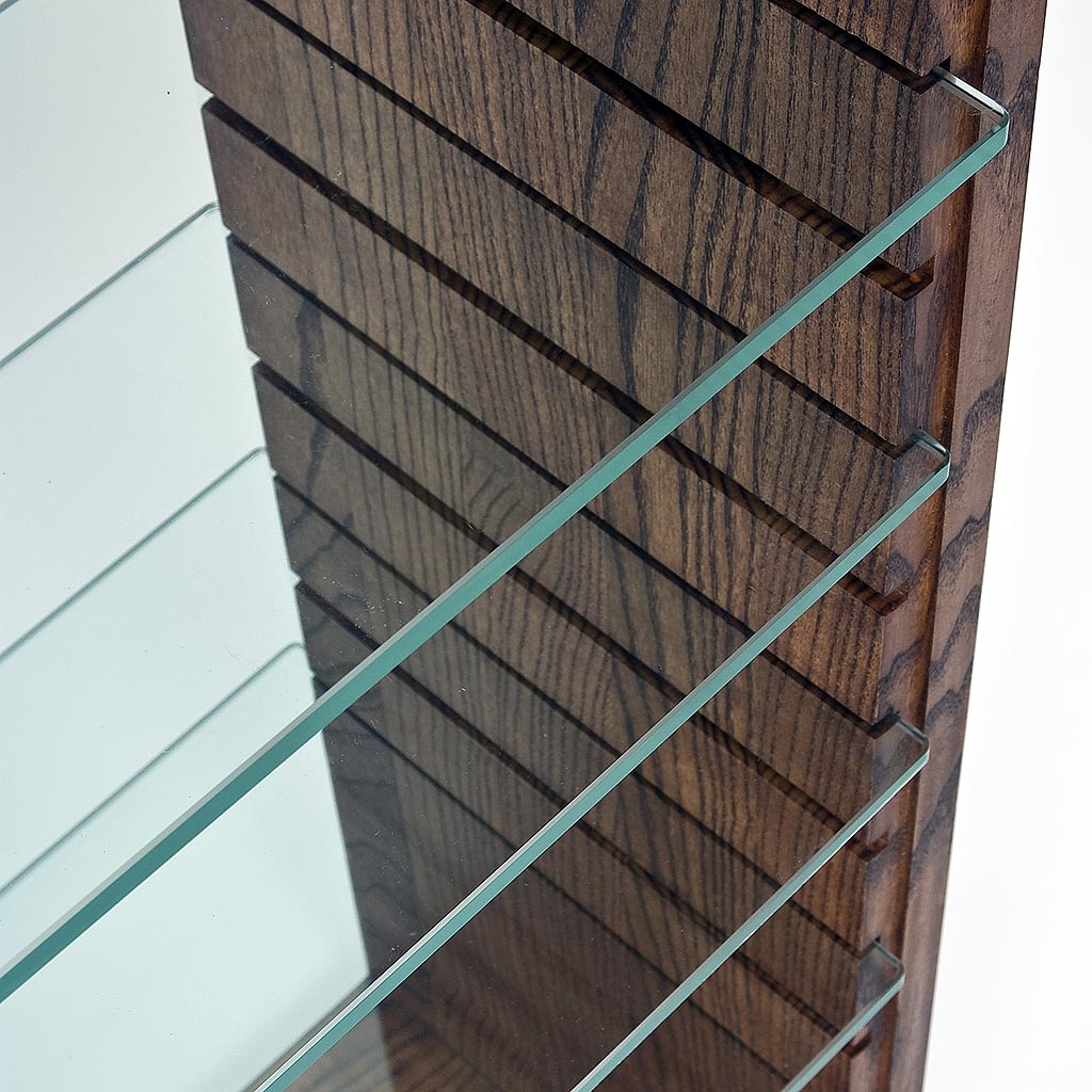 solid-wood-and-glass-shelf-detail-photo